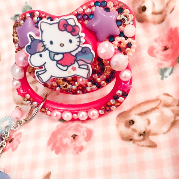 ✨Embellished Adult Pacifier - Hello Kitty✨ - Picture 3 of 4